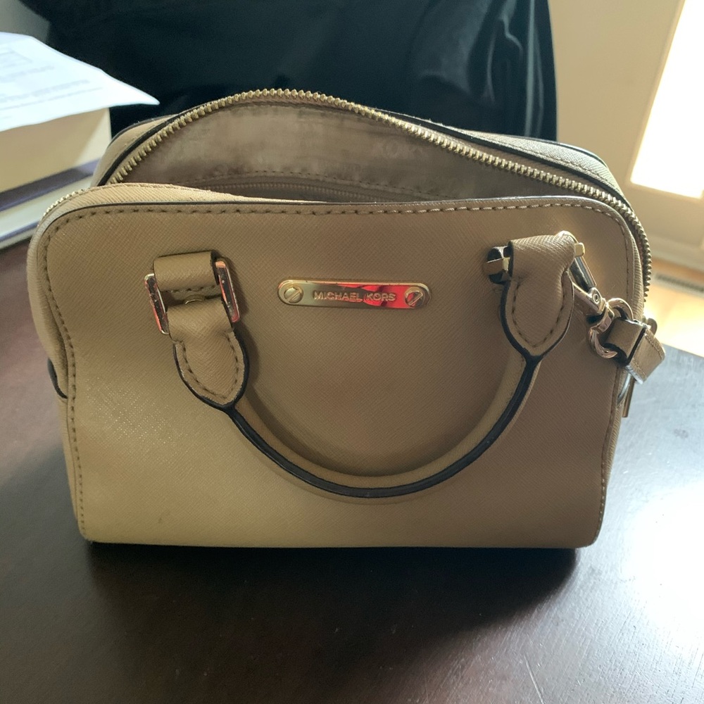 Michael Kors cross body purse